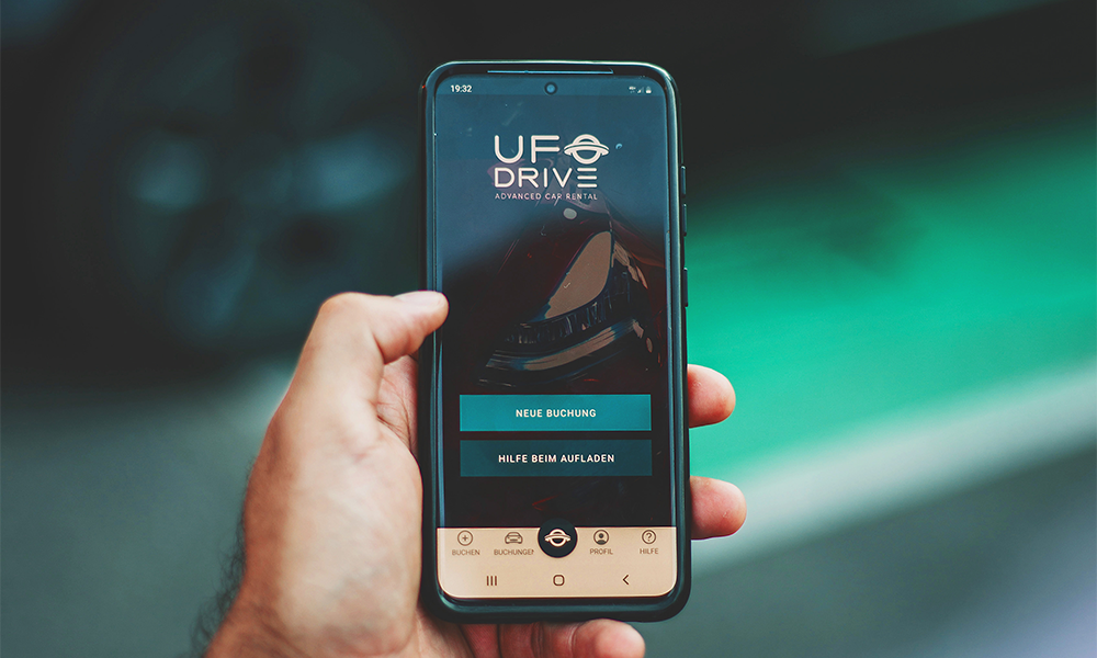 Customers hire UFO drive cars via a smartphone app