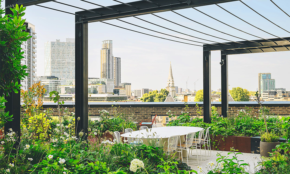 The development boasts an expansive, shared roof terrace