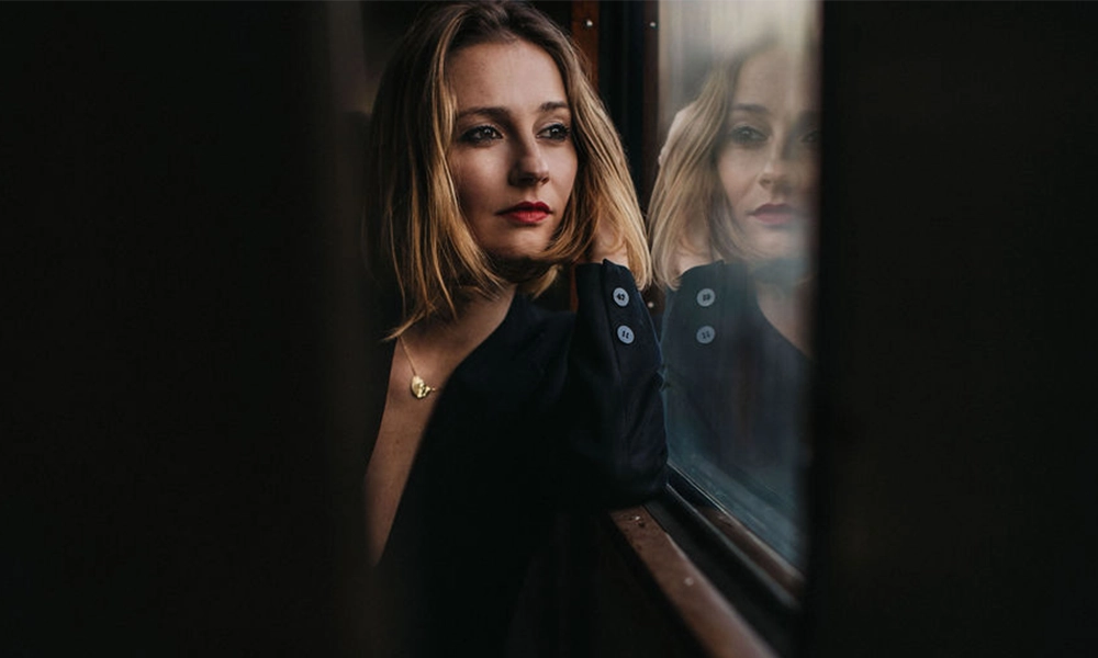 Lizzie knew the solution had to start on the phone - image by Dalius Poškaitis