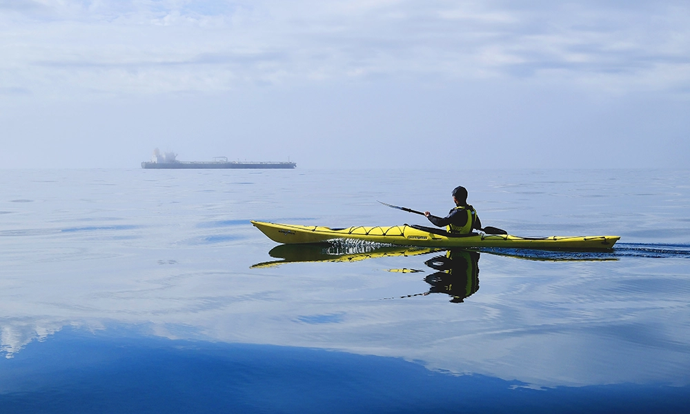 Joseph paddles through the English shipping lane - image supplied by Joseph Lyu