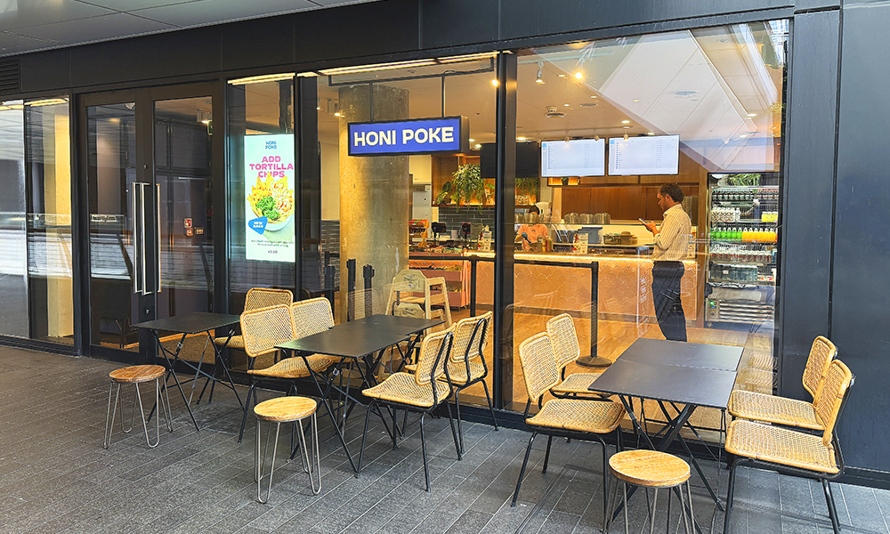 Honi Poke in Canary Wharf's Crossrail Place - image by Jon Massey / Wharf Life