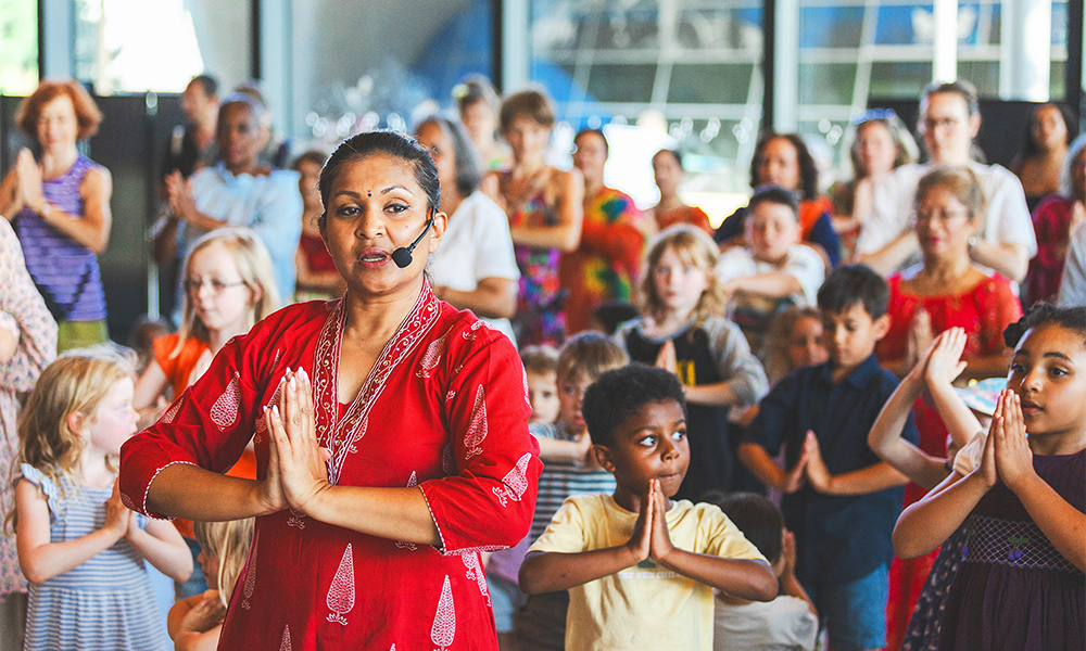 A free class on The Dance Floor - image by Sylvie Belbouab